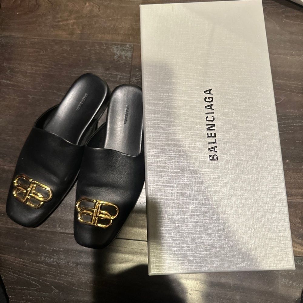 Balenciaga women’s flat loafers slippers
